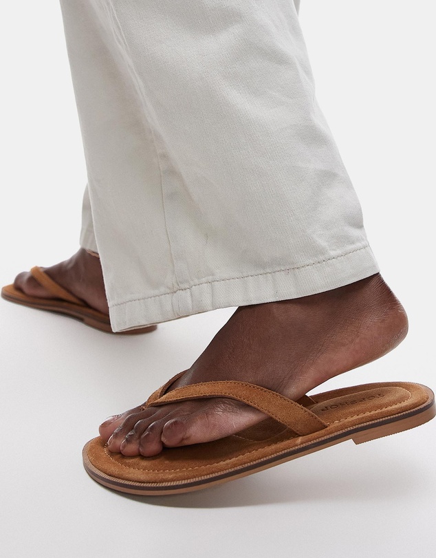 TOPSHOP - Jay Real Suede Toe Thong Flat Sandals