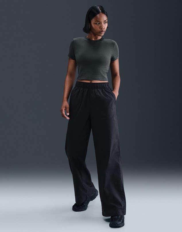 Nike - Sportswear Chill Knit Cropped T-Shirt