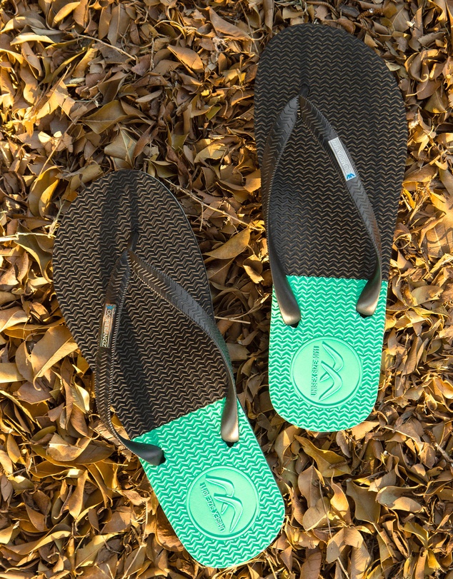 Boomerangz Footwear - Men's Black/Grey/Teal Thongs with arch support and 2 x interchangeable straps