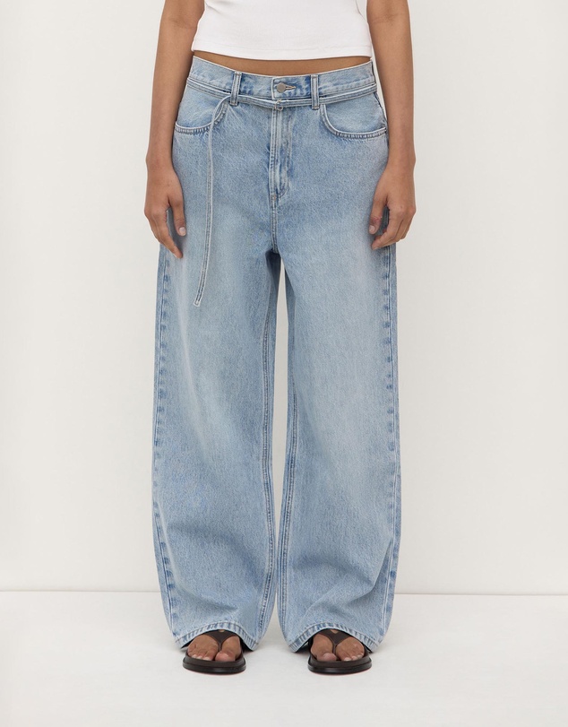 Assembly Label - Loose Fit Jeans