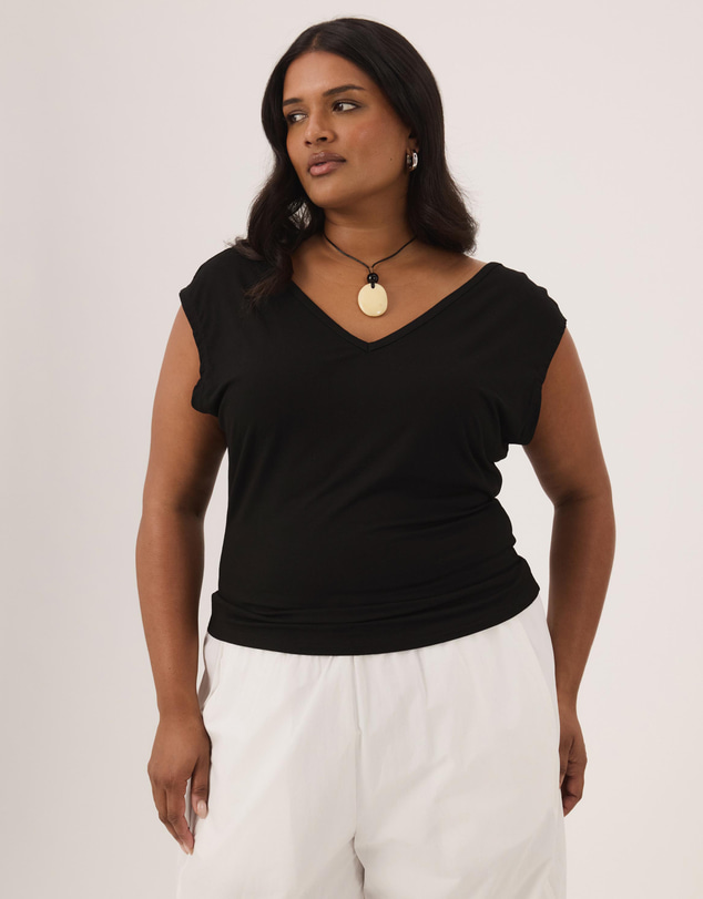 Atmos&Here Curvy - Sienna Cap Sleeve V-Neck T-Shirt