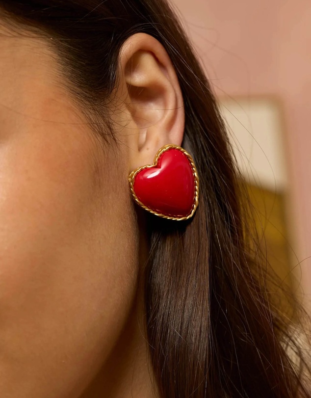 Emma Pills - Hot Hearts Earrings
