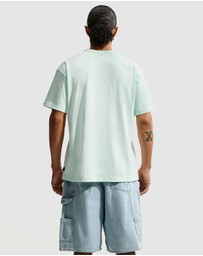 Nike - Sportswear Premium Essentials T-Shirt