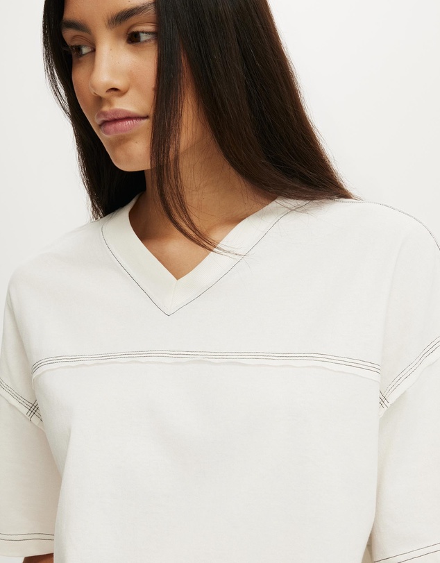 Cotton On - The Oversized V Neck Tee