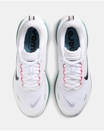 Nike - Nike Vomero Plus - Men's