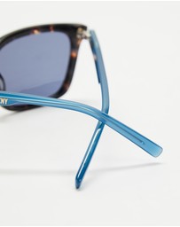 DKNY - DK546S Sunglasses