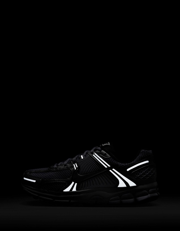 Nike - Zoom Vomero 5 - Women's