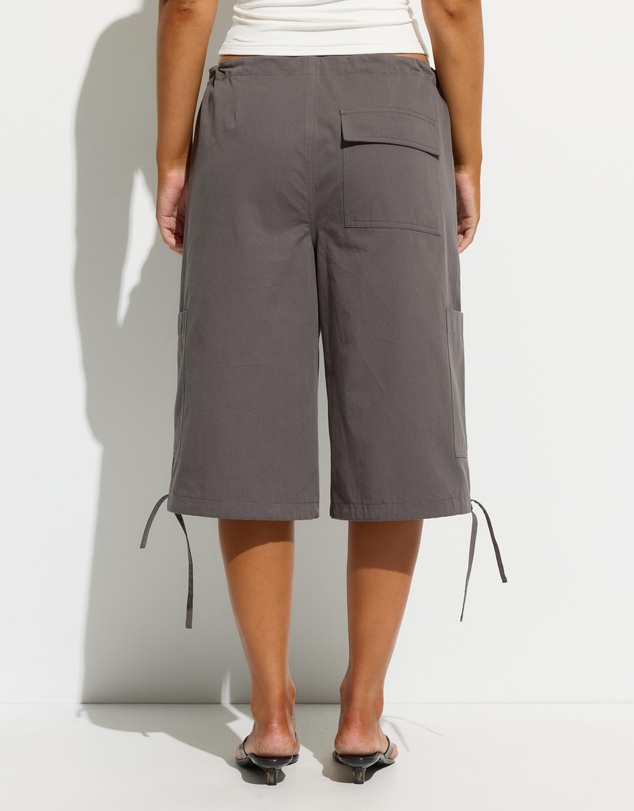 Dazie - Sofia Low Rise Cargo Shorts