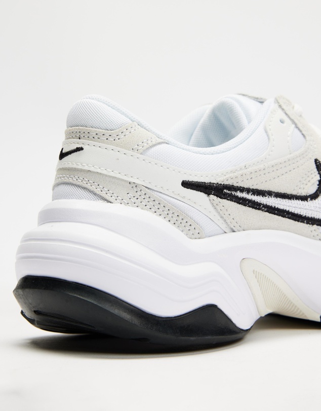 Nike - Al8 - Women's