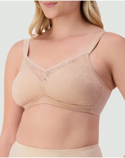 Triumph - Lacy Wirefree Minimiser Bra