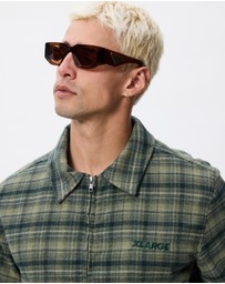 X-Large - Italic Zip Shirt