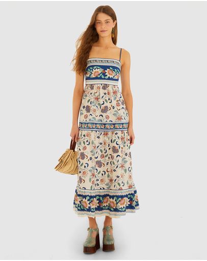 Floral Delhi Tapestry Light Pink