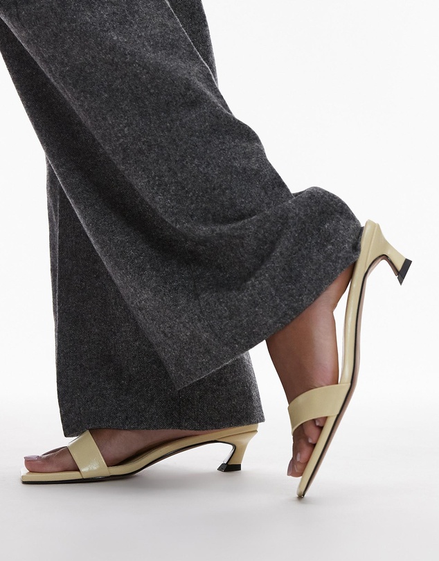 TOPSHOP - Inga Square Toe Slip On Mid Heeled Sandals