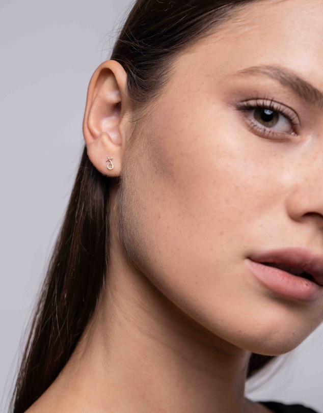 Luna Rae - Solid Gold - Kiss Hug Studs