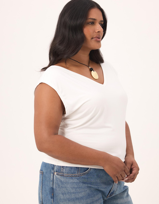Atmos&Here Curvy - Sienna Cap Sleeve V-Neck T-Shirt