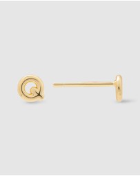 Wanderlust + Co - Alphabet Bubble Gold Stud Earrings - Letter Q