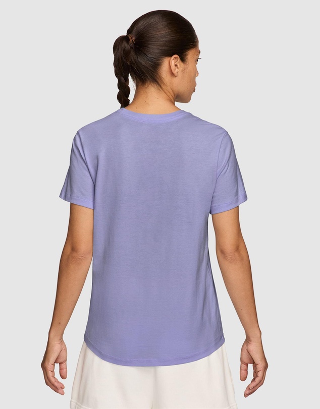 Nike - Sportswear Club Essentials T-Shirt