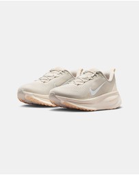 Nike - Vomero 18 - Women's