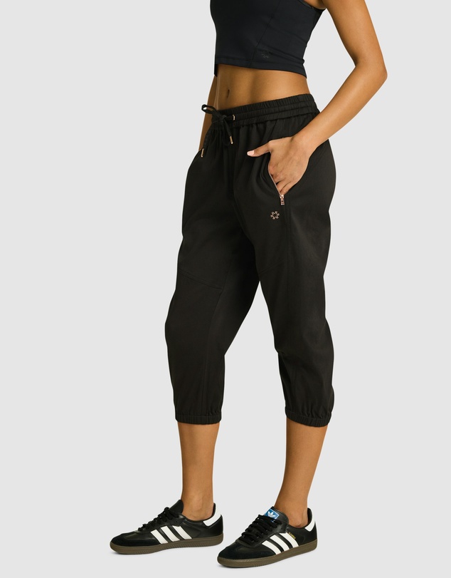 Rockwear - Woven 3/4 Jogger