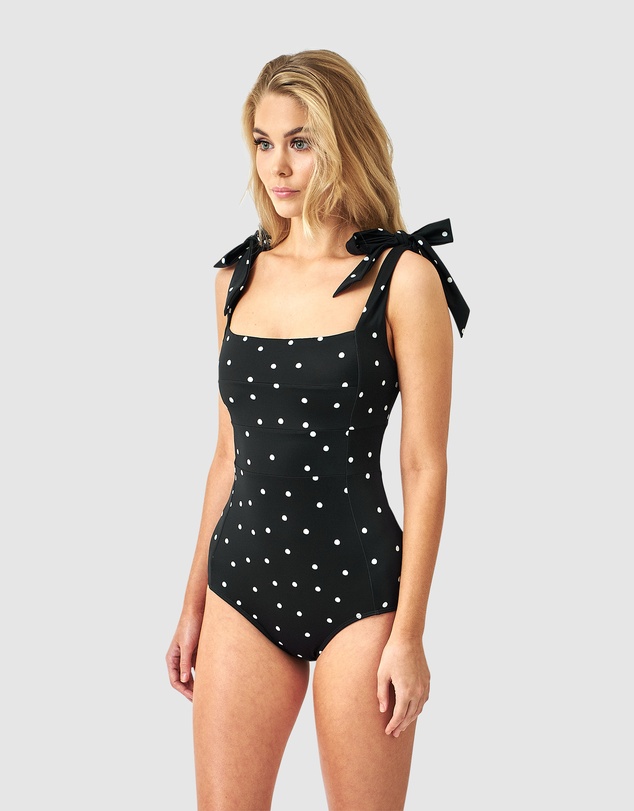 UNE PIECE - Classic Square Neck One Piece Swimsuit