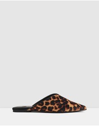 Rollie - Pointed Mule Flat