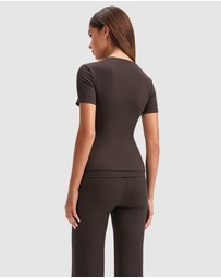 TALA - 365 Sculpting Lounge T-Shirt