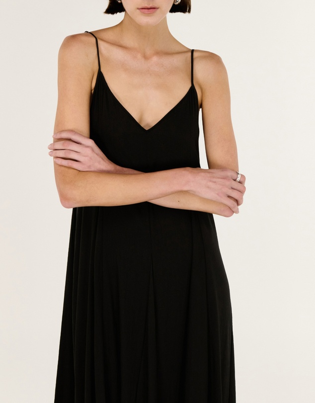 Staple the Label - Seren V Neck Maxi Dress
