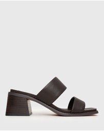 Betts - Wider Fit Prince Leather Block Heel Mules