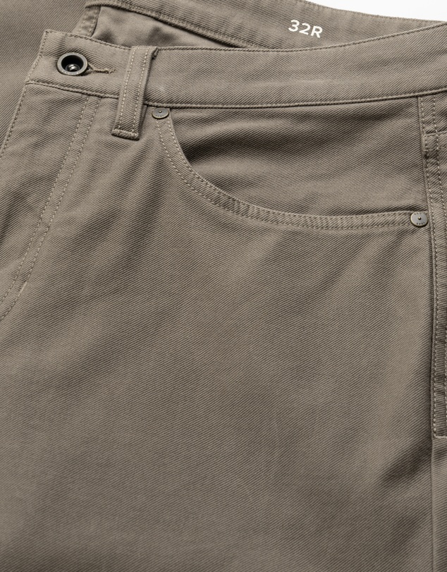 Rodd & Gunn - Motion 2 Straight Jean Short Leg