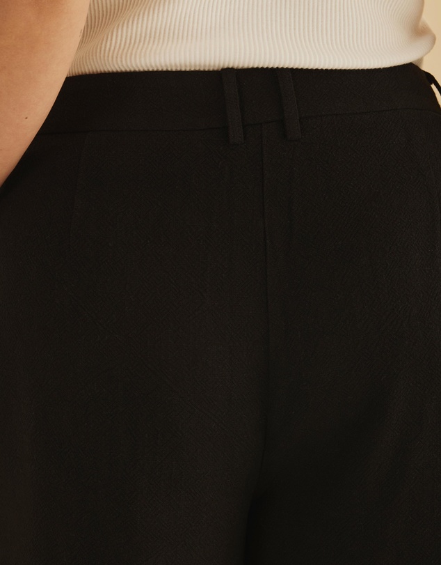 Atmos&Here Curvy - Remi Tailored Linen Blend Shorts