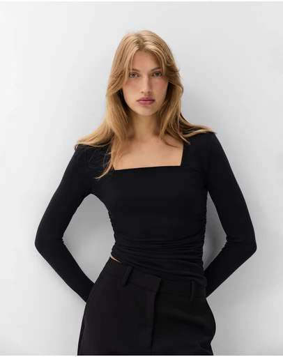 UNISON - Ruched Detail Long Sleeve Top