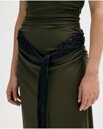 Minima Esenciales - Ise Macrame Belt Maxi Dress