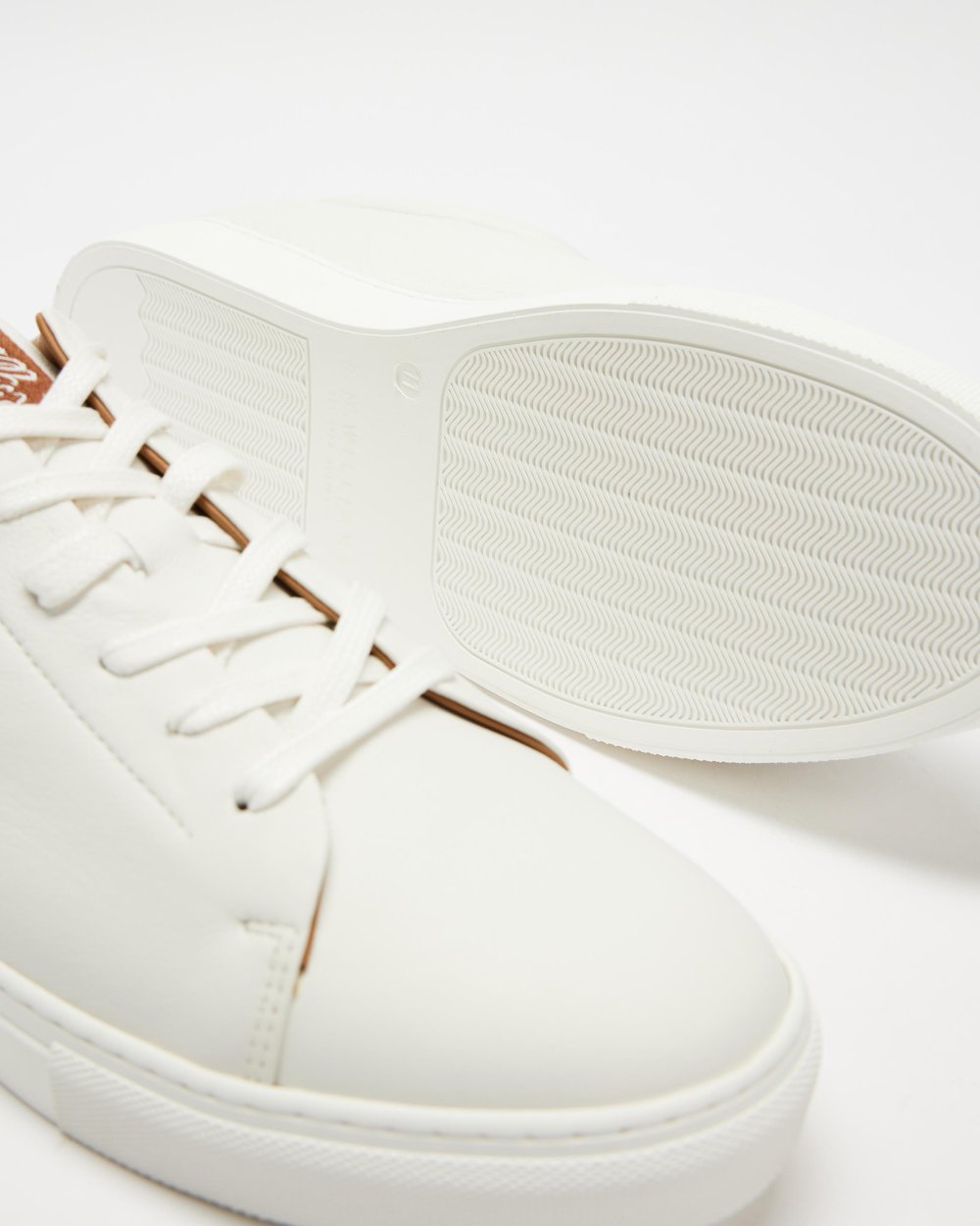 Surry by R.M.Williams Online | THE ICONIC | Australia display picture 1