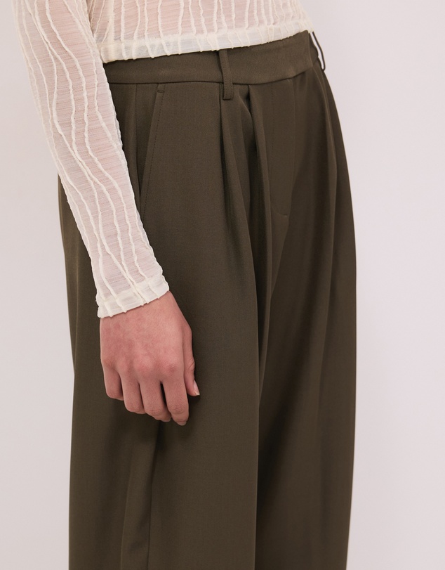 Calli - Remi Tailored Barrel Leg Pants