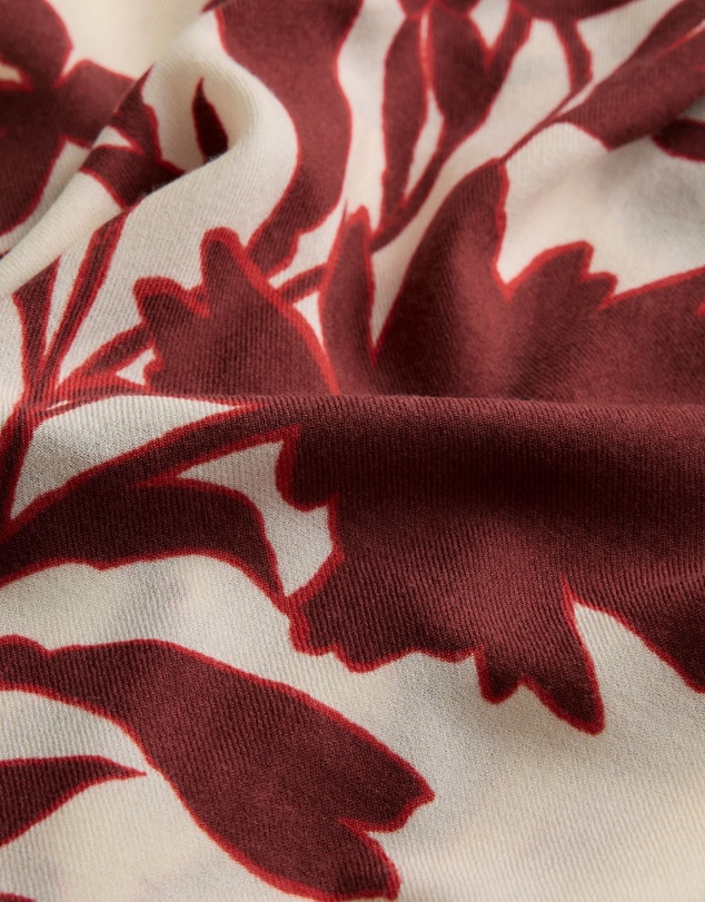 Trenery - Roselle Fine Wool Scarf in Red Mahogany