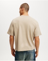 Cotton On - Cropped Fit T-Shirt
