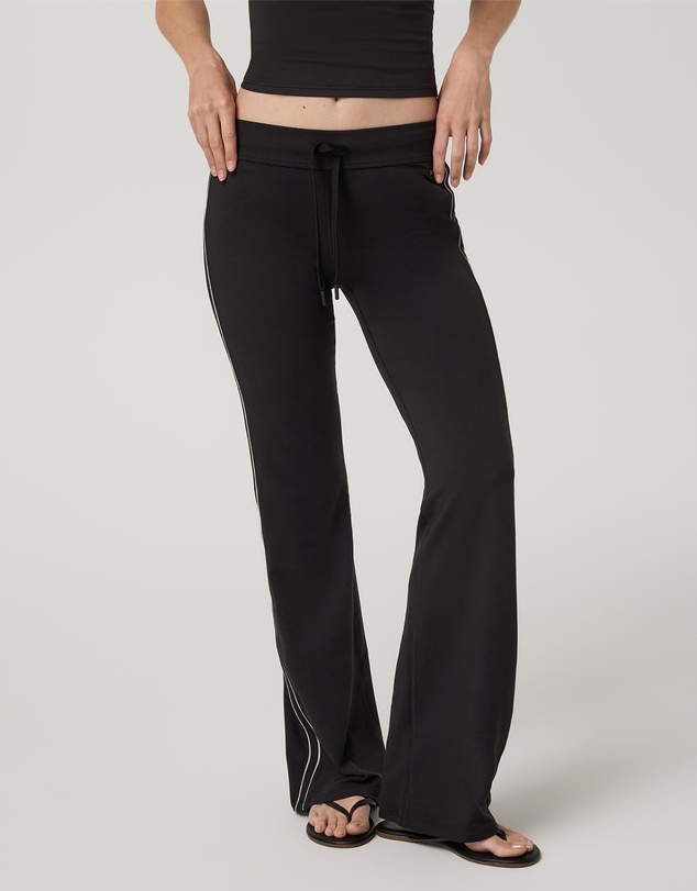 Vuori - Halo Low Rise Slim Flare Track Pants