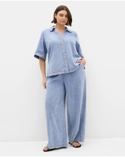 City Chic - Plus size Tiana Short Sleeve Cotton Denim Shirt - ice wash