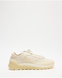 Hunter - Travel Trainers - Women's