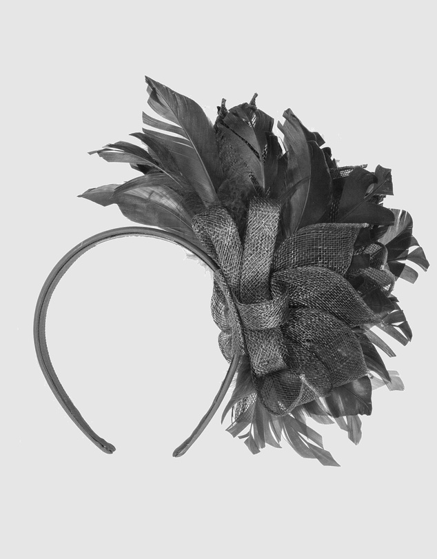 Max Alexander - Modern Black Racing Fascinator