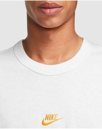 Nike - Sportswear Premium Essentials T-Shirt