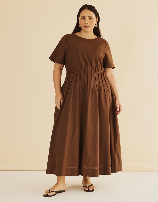 Atmos&Here Curvy - Maya Pleat Maxi Dress