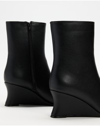 Dazie - Eva Wedge Boots