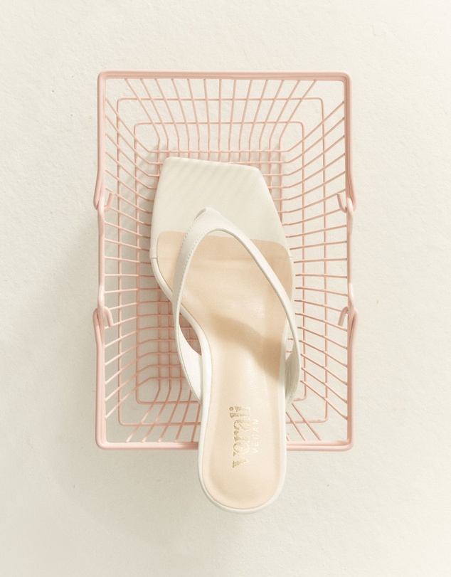 Verali - Martha Kitten Heel Thongs
