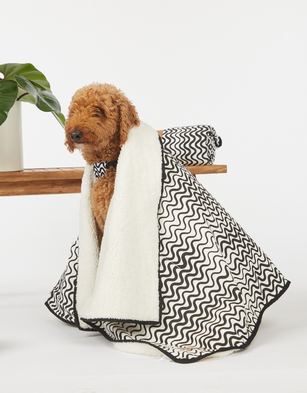 Mog & Bone - Dog Fleece Pet Blanket - Black Wave