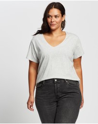 Atmos&Here Curvy - Organic Cotton V-Neck Tee