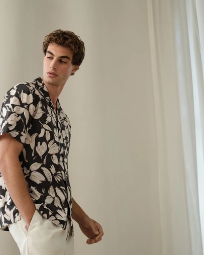 Trenery - Sable Short Sleeve Shirt in Black
