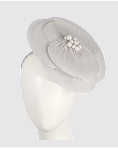 Max Alexander - Silver Flower Racing Fascinator