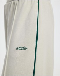 adidas Sportswear - Seasonal Essentials Colorpop Pants With Embroidered Graphic