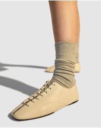 Rollie - Eva Flat